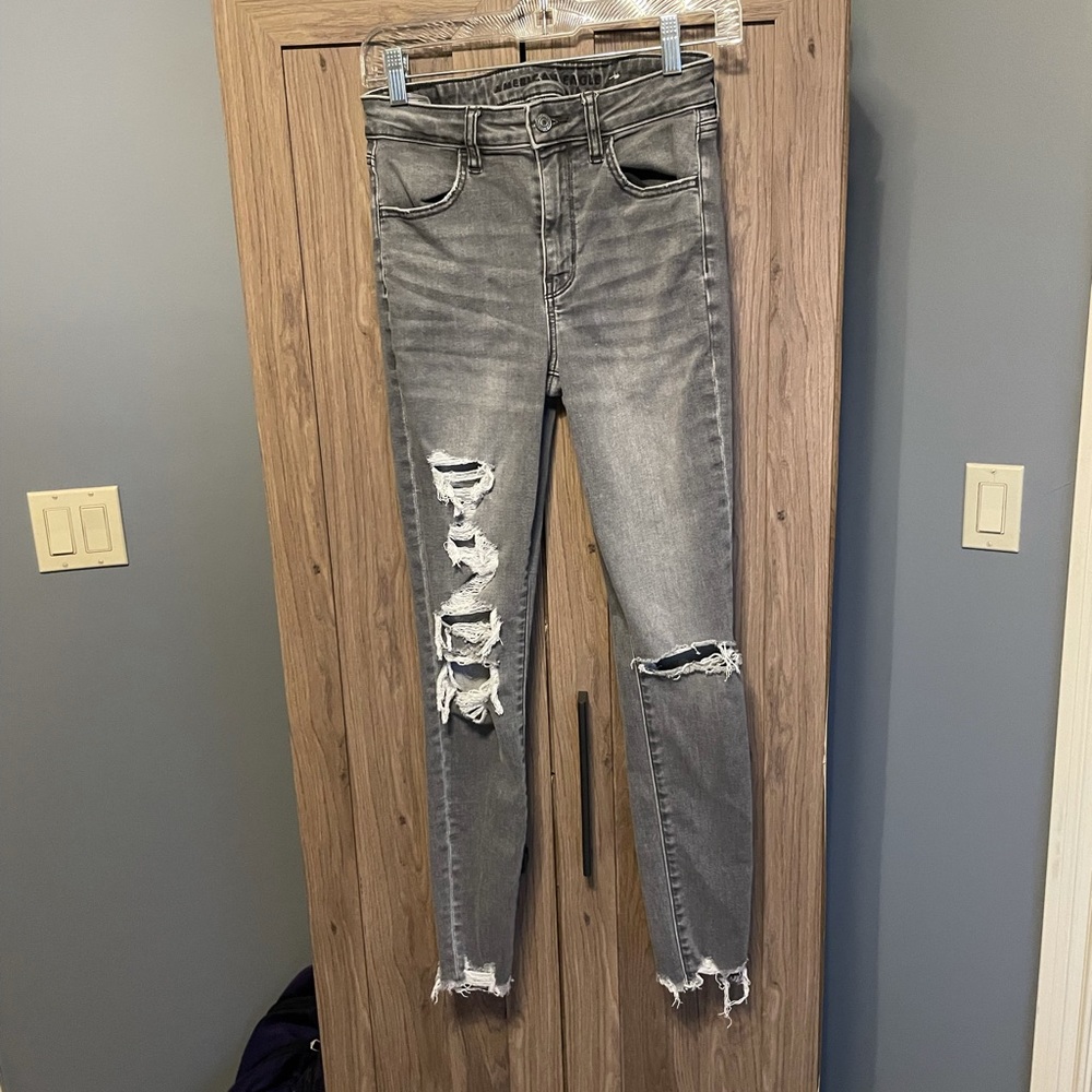 American Eagle - Next level stretch, Ripped Skinny Jeans, Size 4